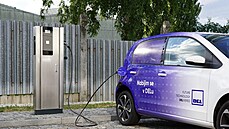 Designová st�ídavá nabíjecí stanice DEL Tower s jednoduchou obsluhou je ur�ena...