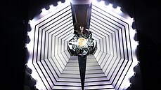 Naomi Osakaová nese olympijskou pochode bhem zahajovacího ceremoniálu na...