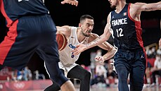 Tomá� Satoranský (uprost�ed) z �eské republiky pod tlakem Francouz�. (28....