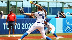 Italka Greta Cecchettiová nadhazuje v utkání proti USA.