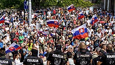 Slováci pokraovali v protestech proti návrhu zákona, který by okovaným lidem...