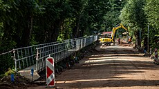 Stavba nového kruhového objezdu silnice a podchodu v Tebechovicích pod Orebem...