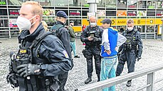 Zadrený mu v bekovce je na Andlu údajn známá firma.