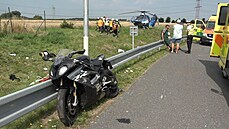 Motorká havaroval na výjezdu z Vestce na Praský okruh. (23. ervence 2021)