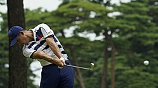 Collin Morikawa v prvním kole turnaje golfist na olympijských hrách v Tokiu.