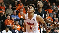 Demajeo Wiggins (v popedí) v dresu Bowling Green Falcons-