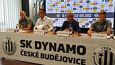 Momentka z předsezónní tiskové konference fotbalových Českých Budějovic