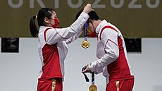 Číňané Pchang Wej a Ťiang Žan-sin si vyměňují zlaté medaile, v Tokiu ovládli...