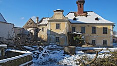 Rodina Kaplanova se rozhodla zachránit zchátralou kulturní památku, zámek...