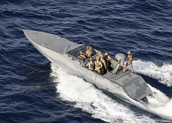 Výcvik podpůrné jednotky SEALs ve Středozemním moři