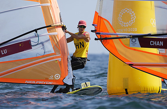 íanka Lu Jün-siou je olympijskou ampionkou ve windsurfingové tíd RS:X.