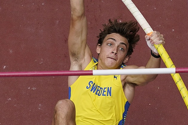 Duplantis zahájil v Uppsale útokem na světový rekord, uspěl na 610 cm