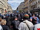 V Paíi demonstrují tisíce Francouz proti zavedení zdravotního prkazu