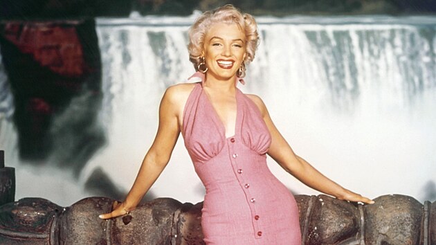 Marilyn Monroe (1926–1962). Herečka, modelka, zpěvačka měla ženskou postavu ve tvaru přesýpacích hodin – velká prsa, úzký pas, široké boky. To vše ji v kombinaci se svůdným pohledem zajistilo mnoho filmových rolí. V roce 2009 byla zvolena za nejvíc sexy herečku všech dob.