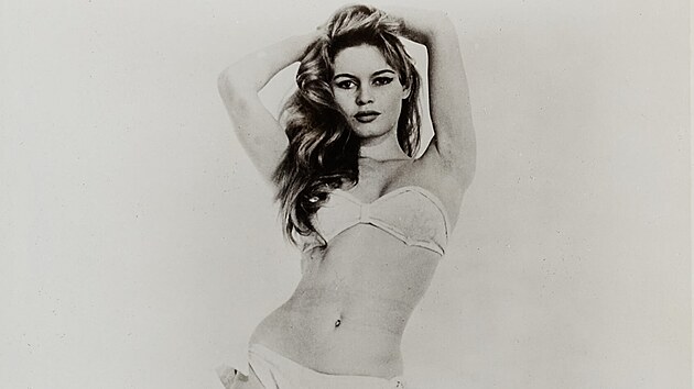 Brigitte Bardot (1934).
Francouzsk hereka, zpvaka
a modelka si zahrla v tm
padestce film. V 50. a 60. letech
platila za sexsymbol
ve Francii i zbytku svta.