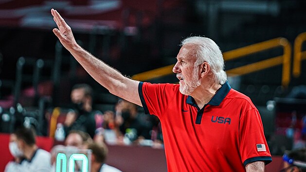 Trenr americkch basketbalist Gregg Popovich bhem zpasu s eskem