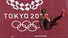 Mutaz Barim v kvalifikaci výka na olympijských hrách v Tokiu.