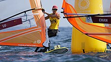 Číňanka Lu Jün-siou je olympijskou šampionkou ve windsurfingové třídě RS:X.