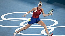 Tenistka Markéta Vondrouová bhem finálového utkání olympijského turnaje.