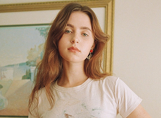 Zpvaka Clairo