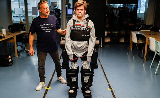 Robotický inenýr Jean-Louis Constanza vyrobil exoskelet pro svého...