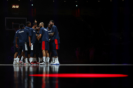 Francouztí basketbalisté se snaí nabudit ped olympijským finále.