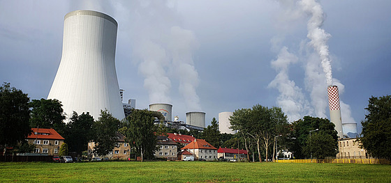 Elektrárna Turów je dominantou obce Bogatynia.