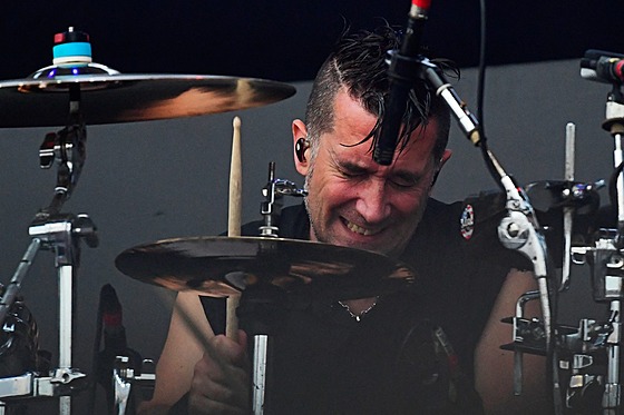 Bubeník Pete Parada bhem vystoupení Offspring v Atlantic City v rámci Warped...