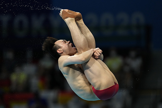 Olympijské skoky do vody z třímetrového prkna v Tokiu ovládli Číňané