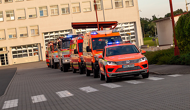 Rodinným domem na Kroměřížsku otřásl výbuch. Na místo míří sanitky i vrtulník, mezi zraněnými jsou i hasiči