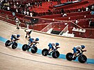 Italtí dráhoví cyklisté  ve stíhacím závodu drustev na olympiád v Tokiu.