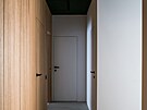 Interiérové dvee jsou bílé a bezfalcové neboli zárube je osazená skrytými...