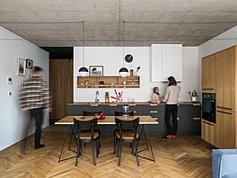 Architekt Luká íp ze slovenského studia coolstock poídil pro svou rodinu byt...