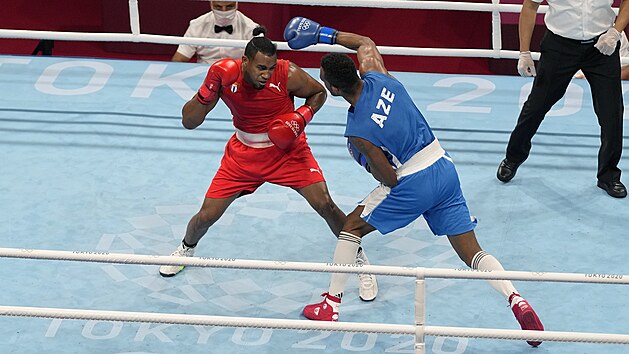Olympijsk zlato ve vze do 81 kg zskal kubnsk boxer Arlen Lpez (vlevo).