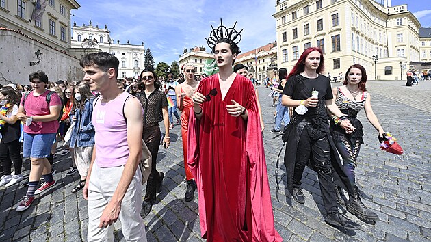 Prahou v sobotu proel prvod Reclaim Pride  pochod za rovnost. (7. srpna 2021)