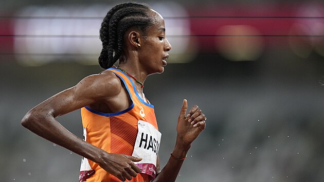 Sifan Hassanová, Etiopanka reprezentující Nizozemsko, vyhrála dost jasně v běhu na 5000 metrů. (2. srpna 2021)