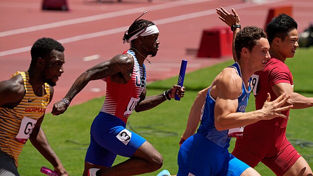 Americk tafeta na 4x100 metr pekvapiv neprola do boj o medaile, v rozbzch byla nejrychlej Jamajka. Na snmku finiman americk tafety Cravon Gillespie na snmku. (5. srpna 2021)