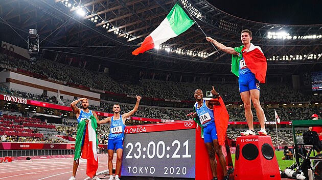 Italov slav vtzstv ve tafet na 4x100 metr.