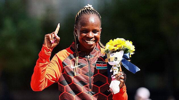 Zlat medailistka enskho maratonu - Peres Jepchirchirov z Keni. LOH 2020, 7. srpna 2021
