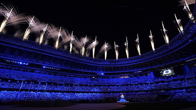 Ohňostroj na závěrečném ceremoniálu letních olympijských her 2020. Neděle 8. srpna 2021, Tokio, Japonsko