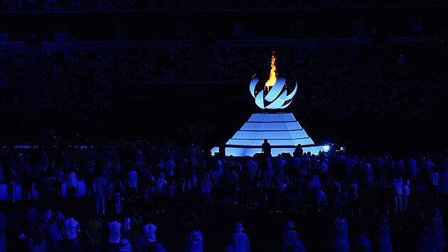 Olympijský oheň uhasíná na konci závěrečného ceremoniálu letních olympijských her 2020. Neděle 8. srpna 2021, Tokio, Japonsko