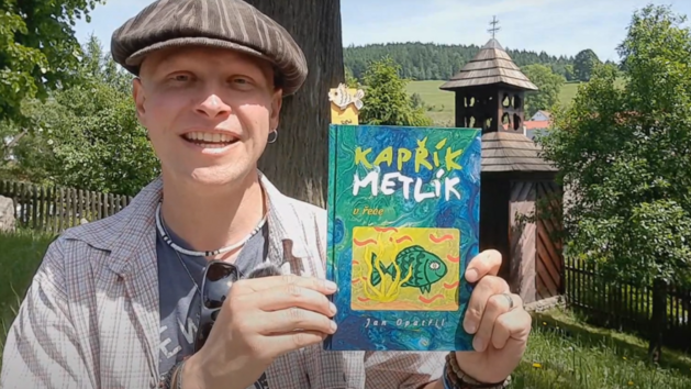 Jan Opat�il nejen�e s�m aktivn� ryba��, ale do sv�ta ryb zasv�cuje i d�tsk� �ten��e. Ve sv� posledn� knize odbo�il od obl�ben�ho Kap��ka Metl�ka a p�edstavil �tiku Majdalenku. O Metl�kovi v�ak nato�il s�rii vide� na zaj�mav�ch m�stech Vyso�iny.