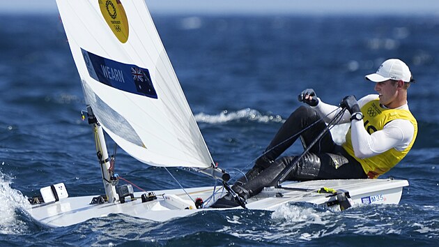 Australan Matt Wearn na olympijskch hrch v Tokiu v zvodu jachta v...