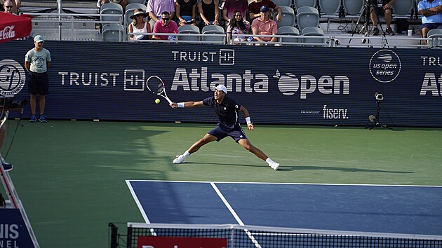 Americk tenista Brandon Nakashima ve finle turnaje v Atlant.