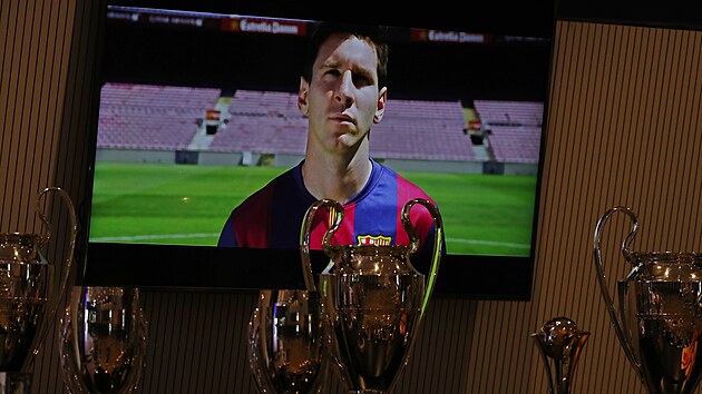Momentka z tiskov konference po konci Lionela Messiho v Barcelon