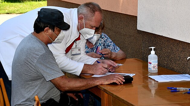 Zdravotnci krnovsk nemocnice v ter v Osoblaze naokovali celkem 151 zjemc. (3.8.2021)