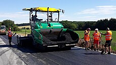 Na rychlostní silnici I/7 u Slaného na Kladensku v úterý za�aly velkoplo�né...