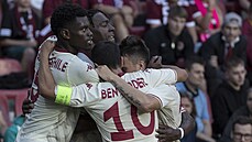 Fotbalisté Monaka se radují z úvodního gólu proti Spart, který vstelil...