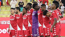 Fotbalisté Monaka před úvodním zápasem francouzské ligy proti Nantes.
