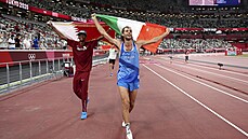 Mutaz Essa Bar�im s Gianmarcem Tamberim se radují z olympijského zlata.